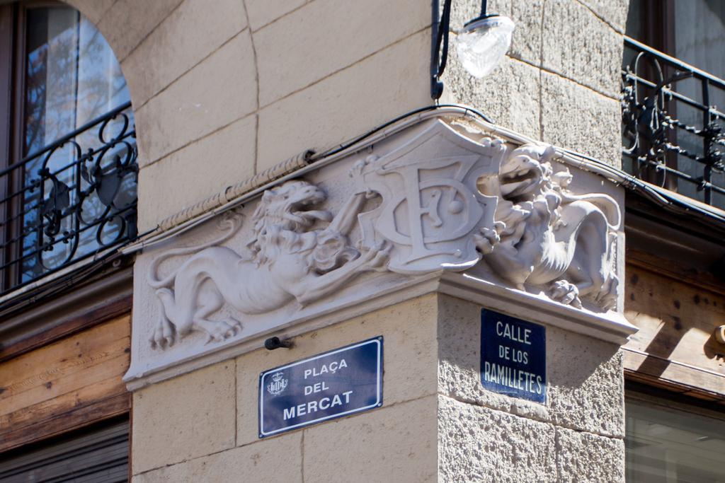 Ttdssa Vlc Ramellets Street Central Market Valence Extérieur photo